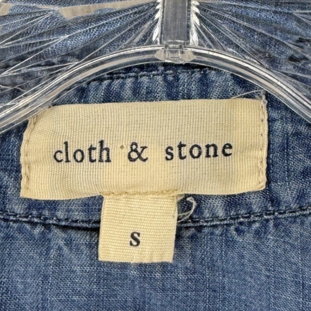 Cloth & Stone Button Down Shirt Women Small Blue Tencel Roll Tab Sleeve Chambray - Picture 3 of 8